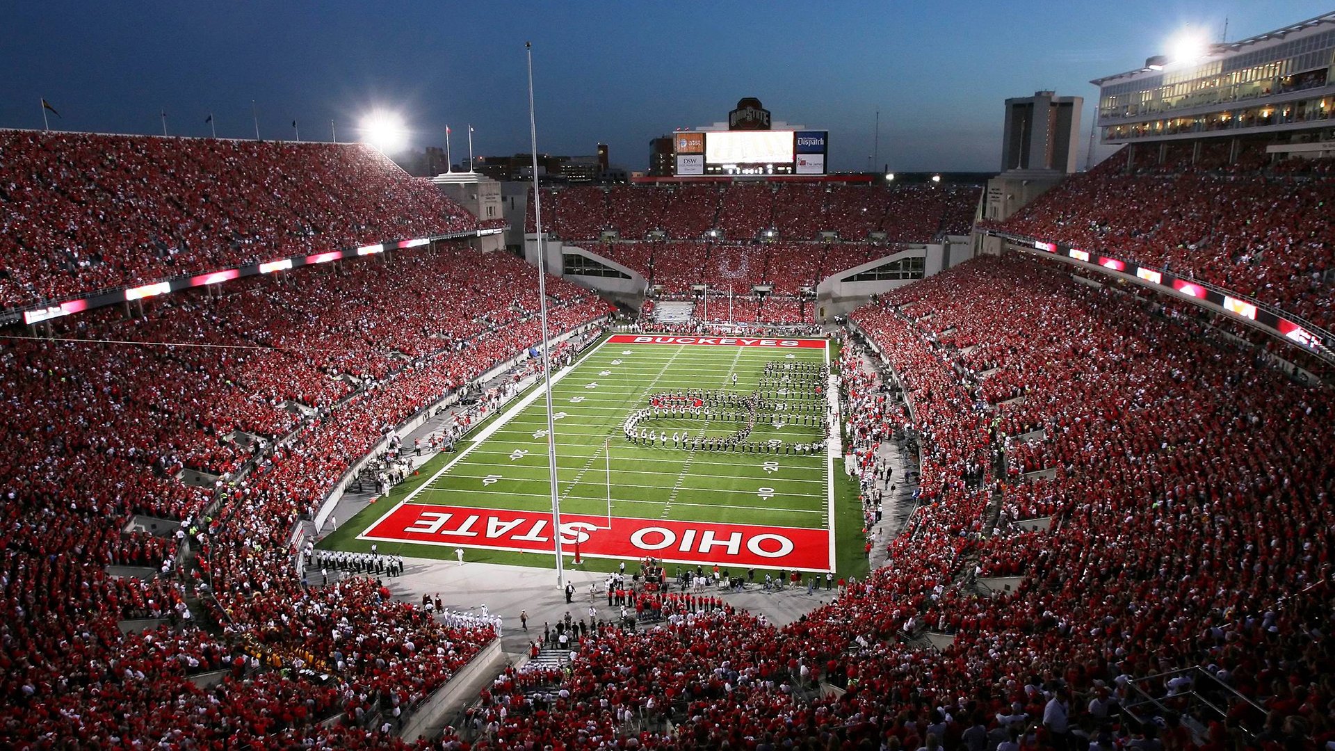 欧冠新赛季:巴萨开季三轮未失球 “新后防线”获赞队史近十年最佳